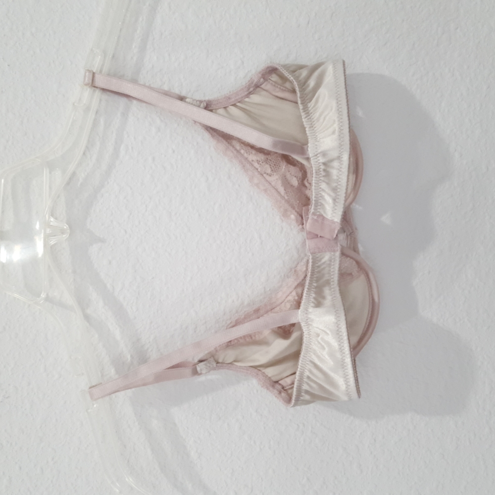 Victoria's Secret and Olga Bra Assortment - Picture 9 of 14